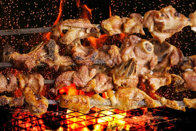 Ferragosto tra griglia e calici: i vini (e cocktail) perfetti per la festa – ora con spedizione gratuita!